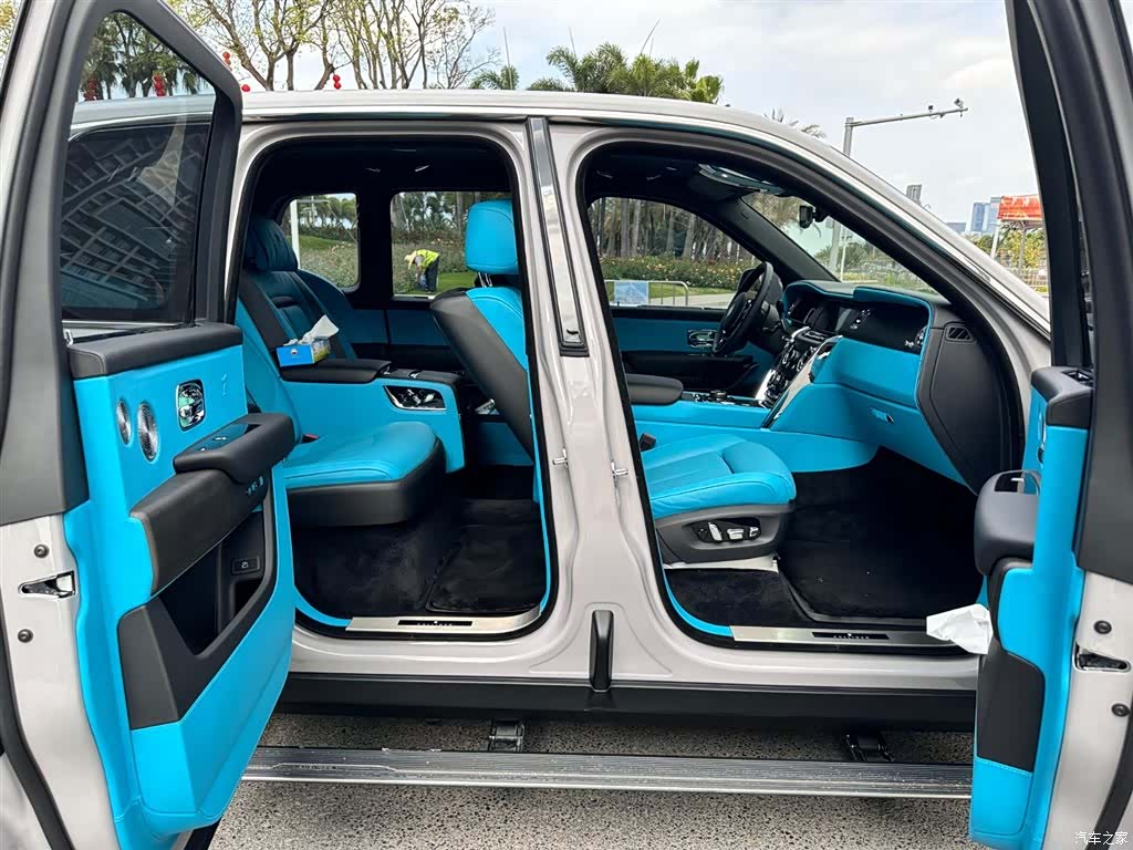 Rolls-Royce Cullinan, 2022 9