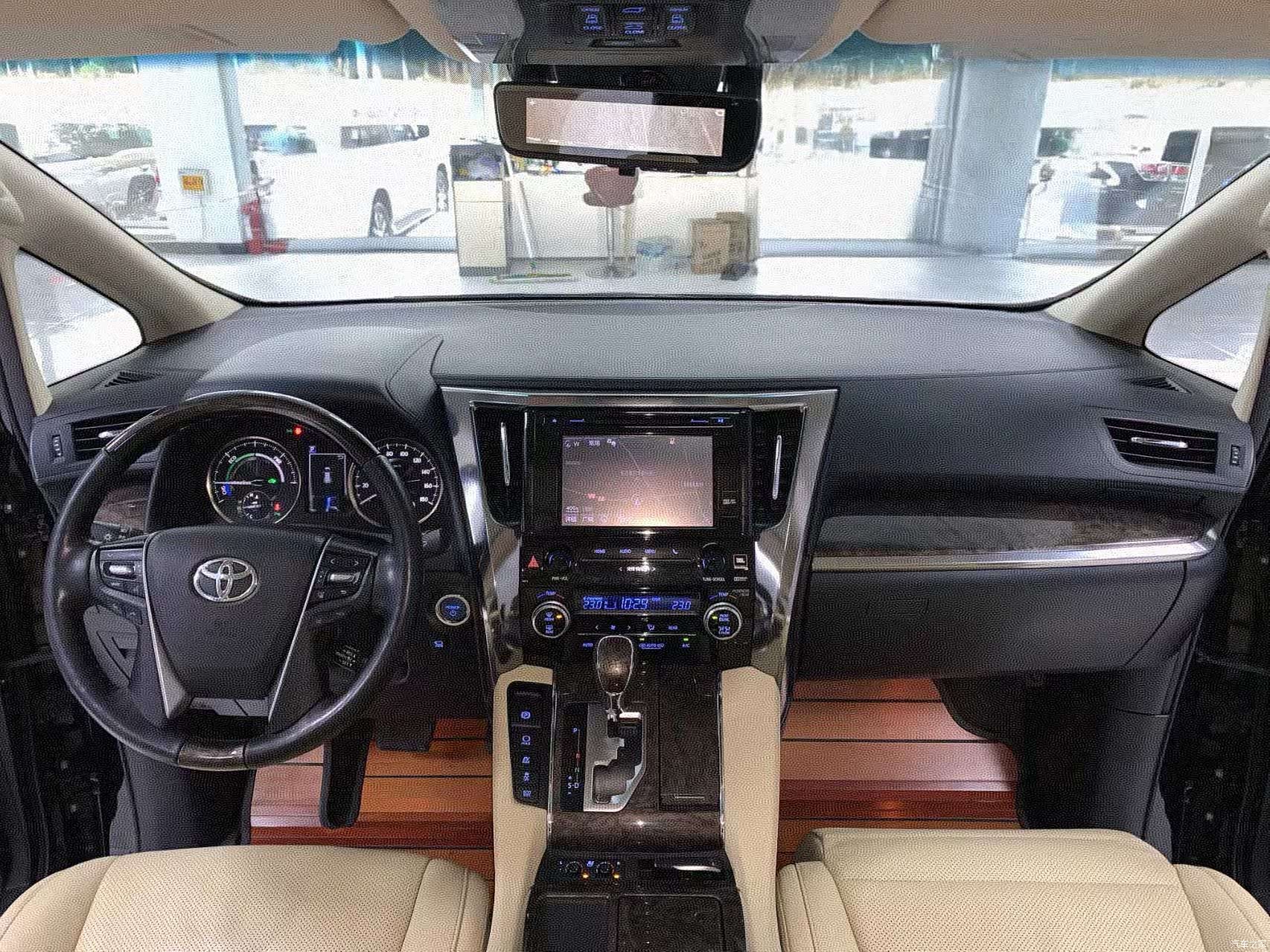 Toyota Alphard, 2019 11