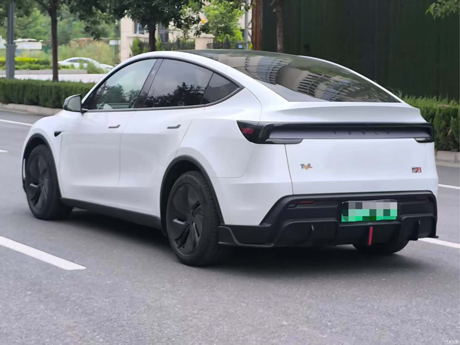 Tesla Model Y, 2025 17