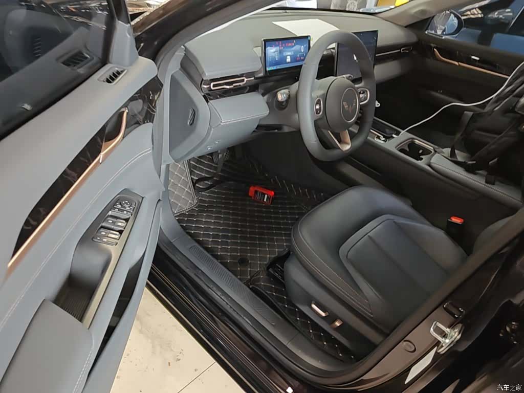 Wuling Starlight, 2026 16