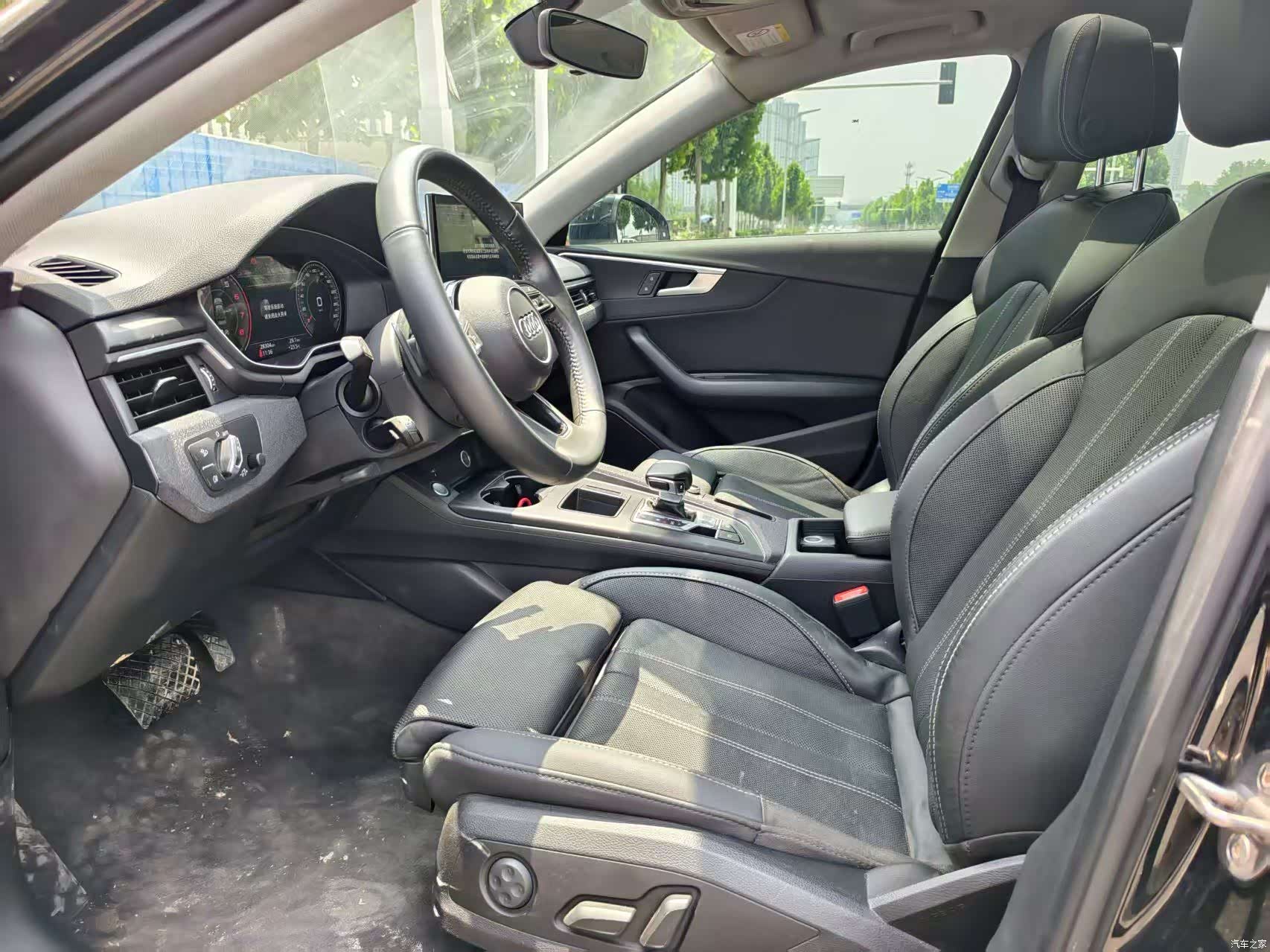Audi A4L, 2021 все фото