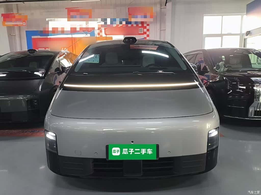 Li Auto MEGA, 2024 3