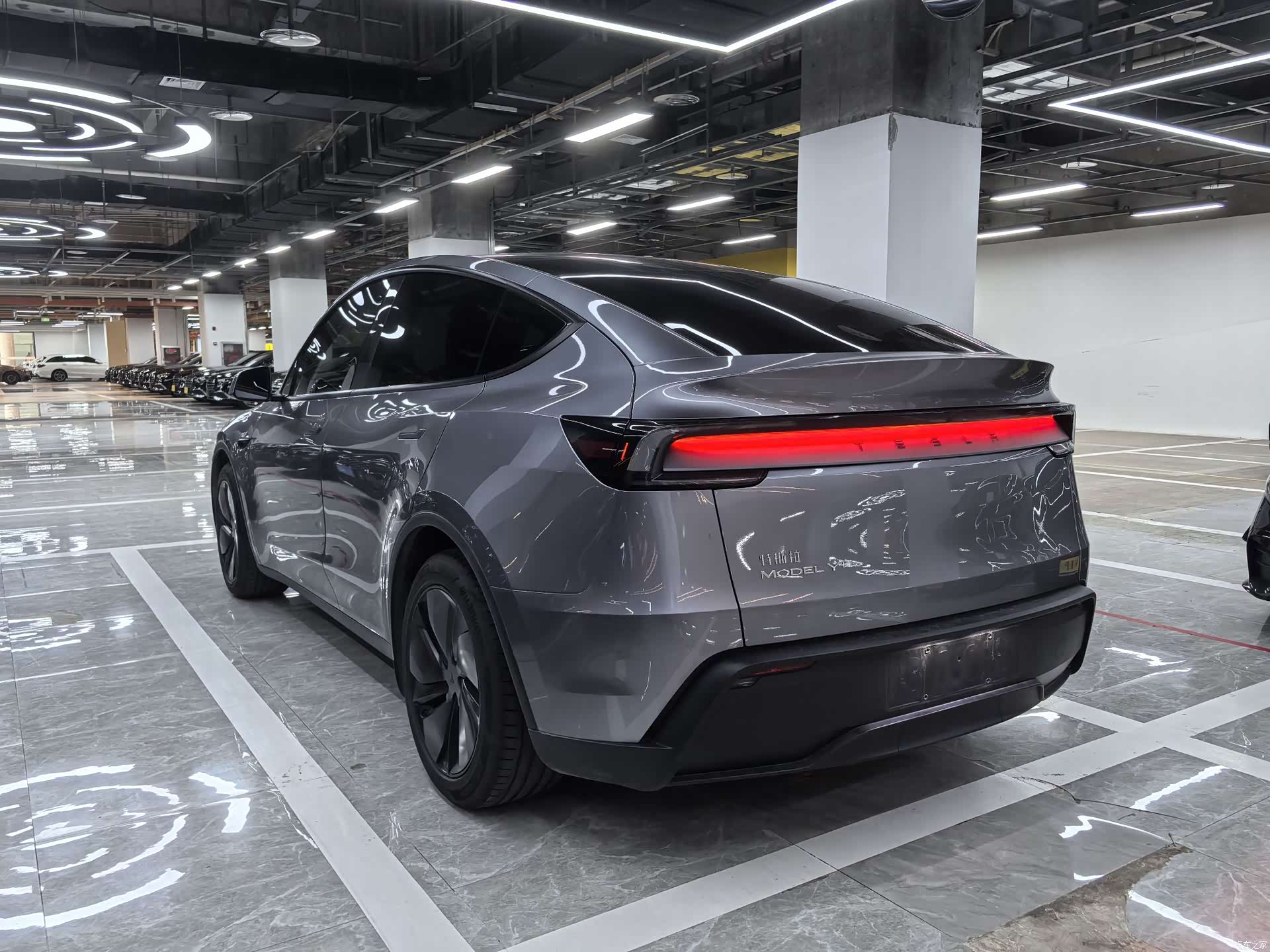 Tesla Model Y, 2025 15