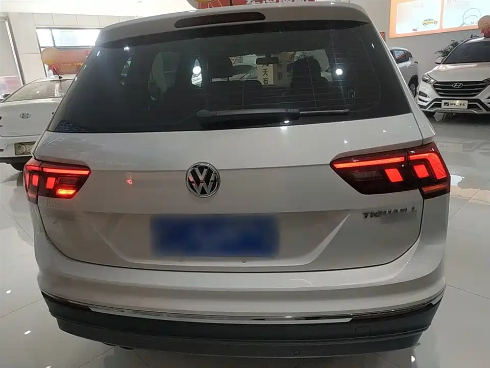 Volkswagen Tiguan L
