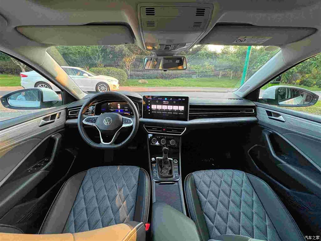 Volkswagen Sagitar, 2023 10