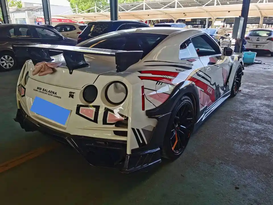 Nissan GT-R