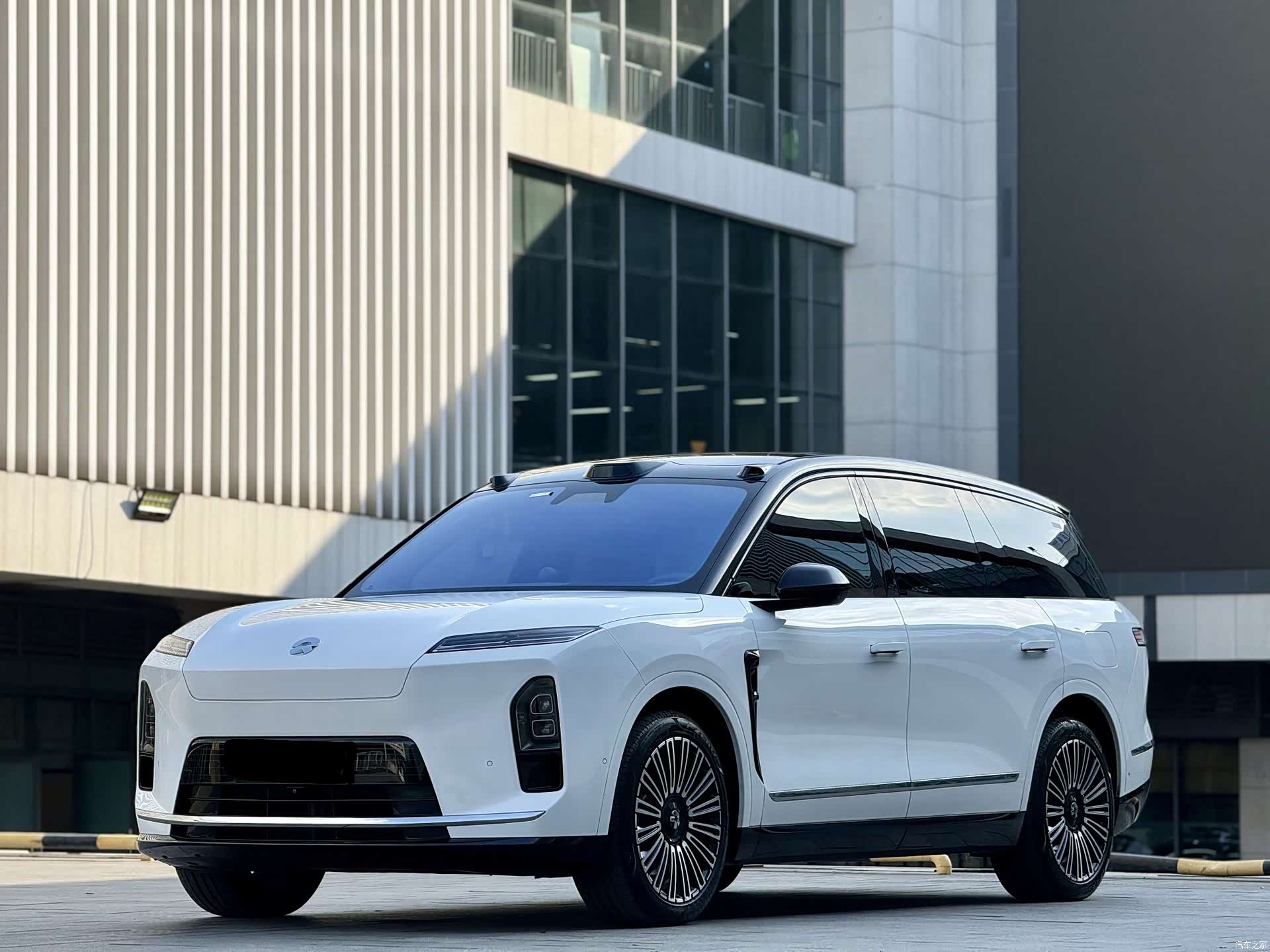 NIO ES8, 2025 1