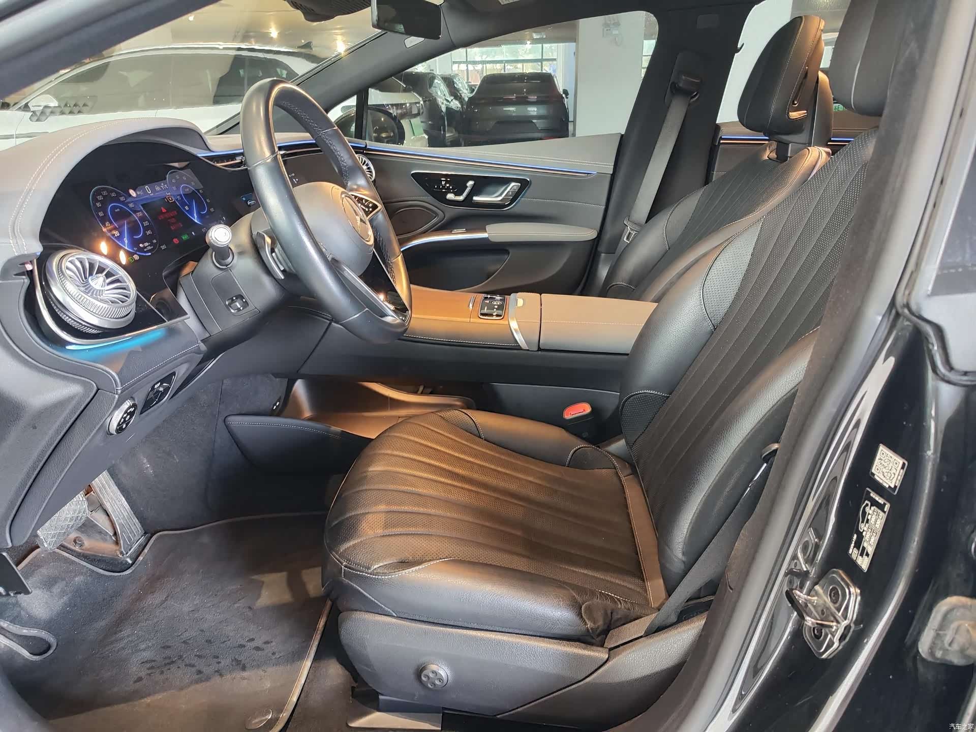 Mercedes-Benz EQS, 2024 6