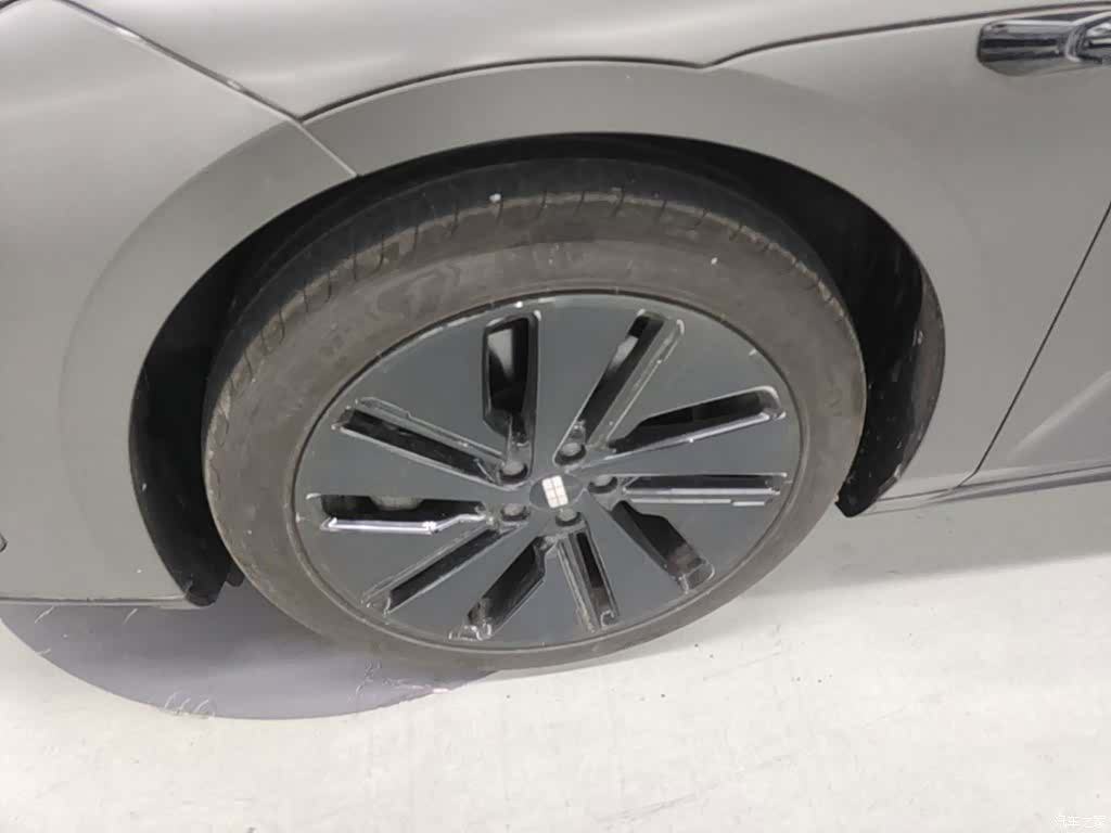 Geely E8, 2024 25