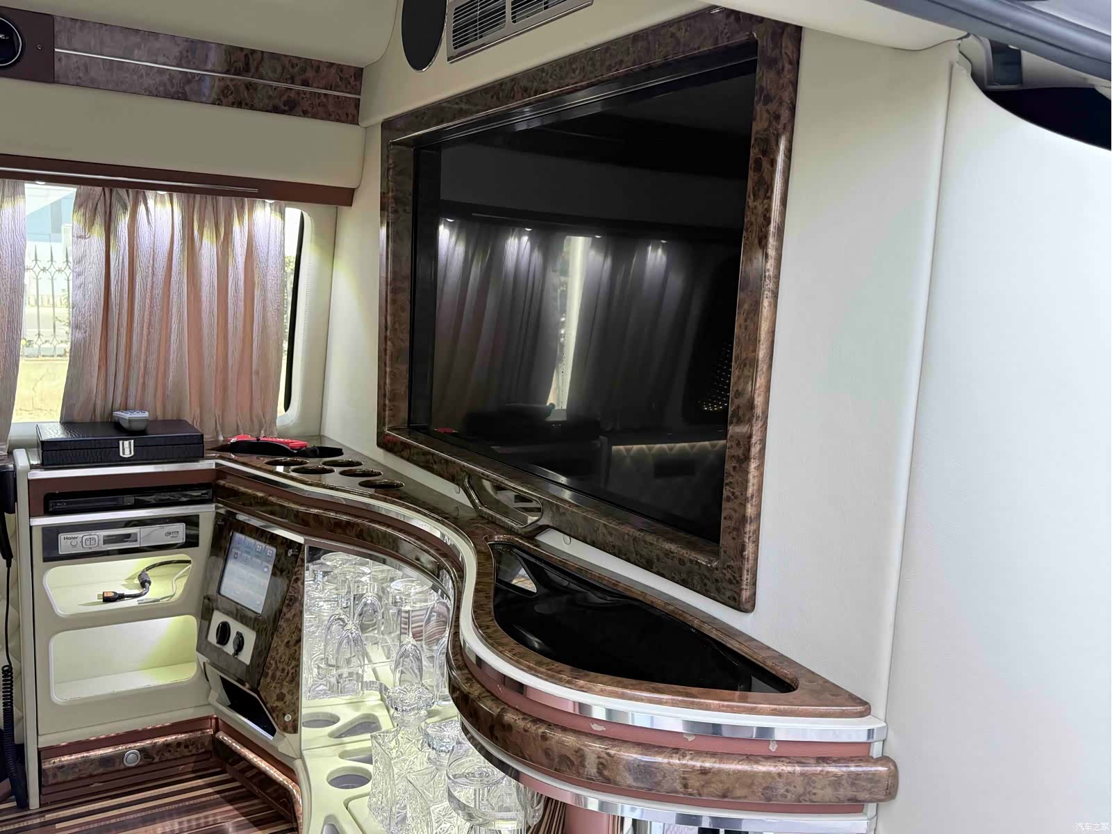Ford E350, 2015 18