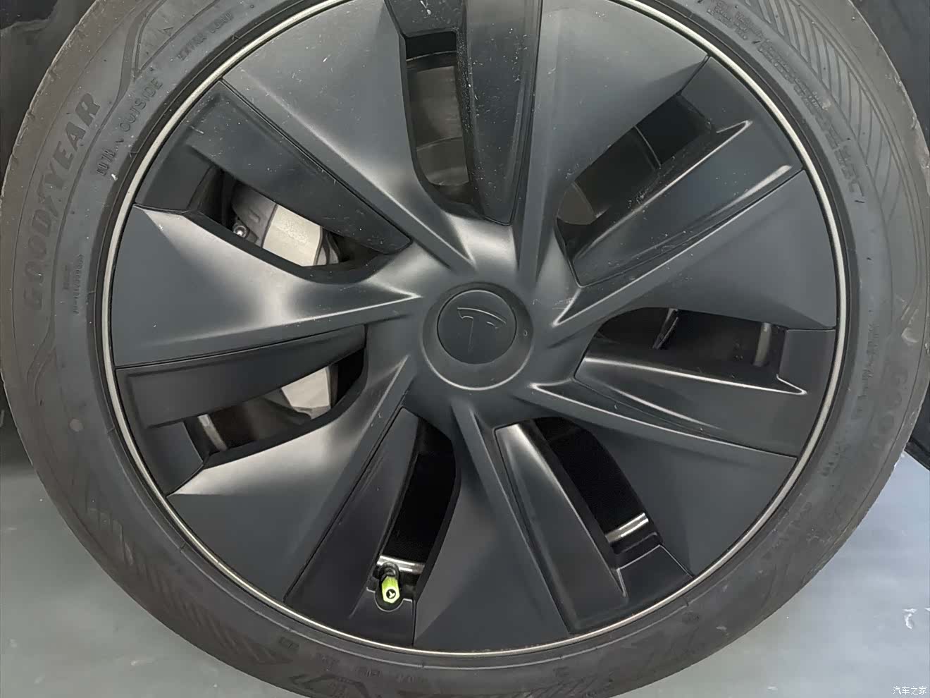 Tesla Model Y, 2023 12