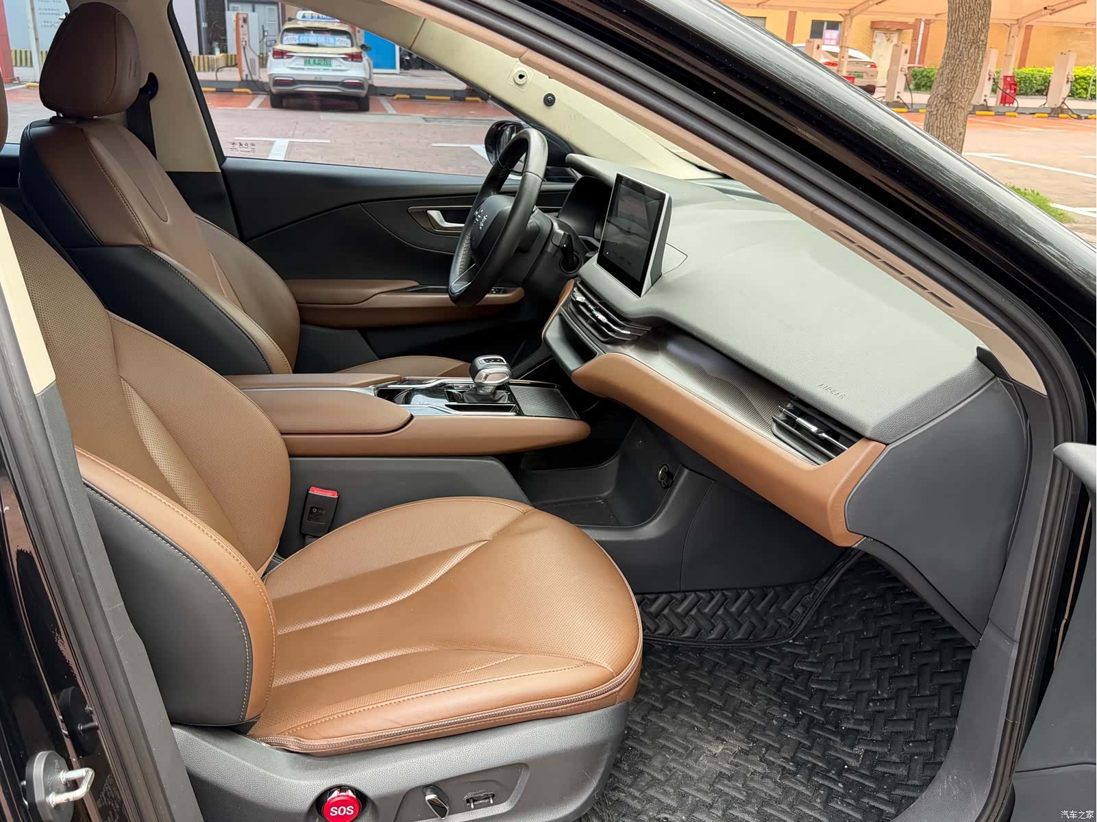 Hongqi QM5, 2021 9