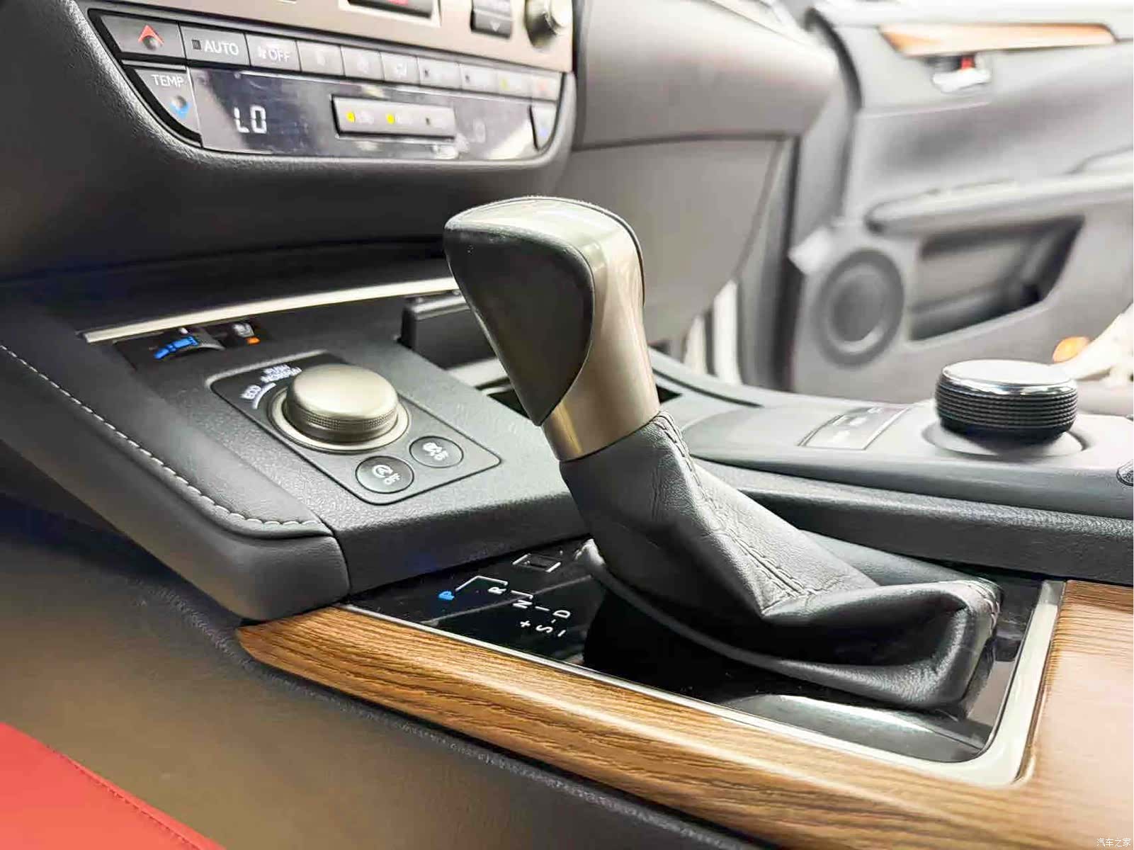 Lexus ES, 2018 15