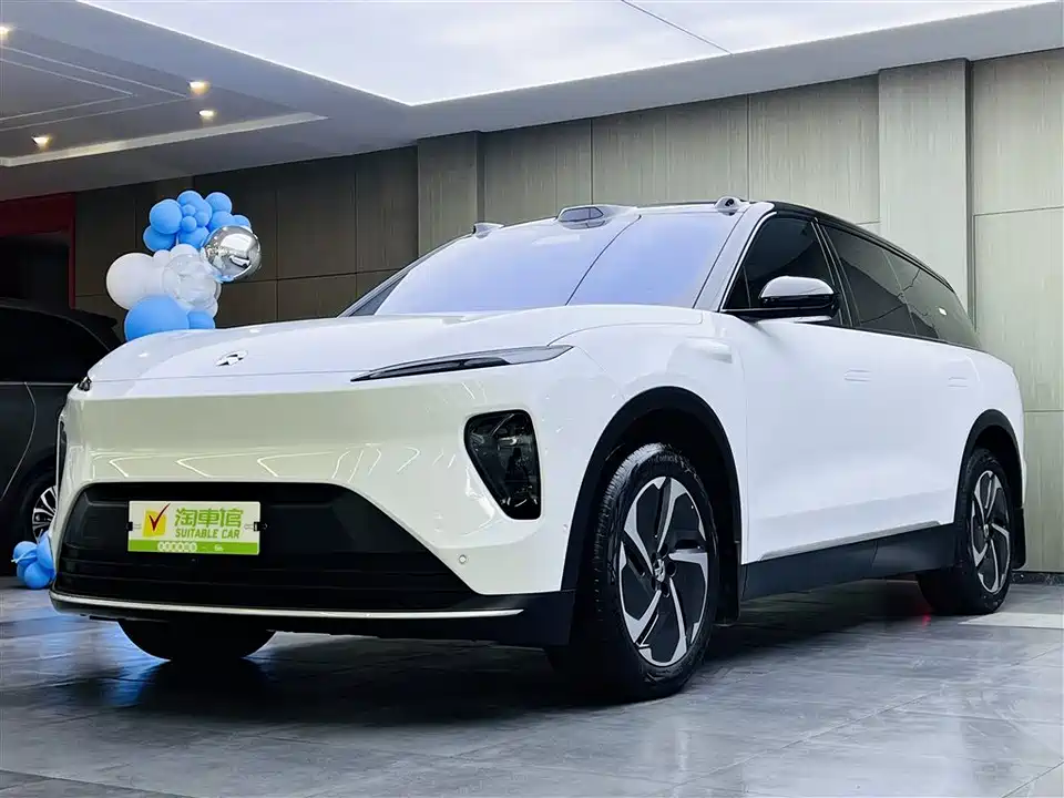 NIO ES8
