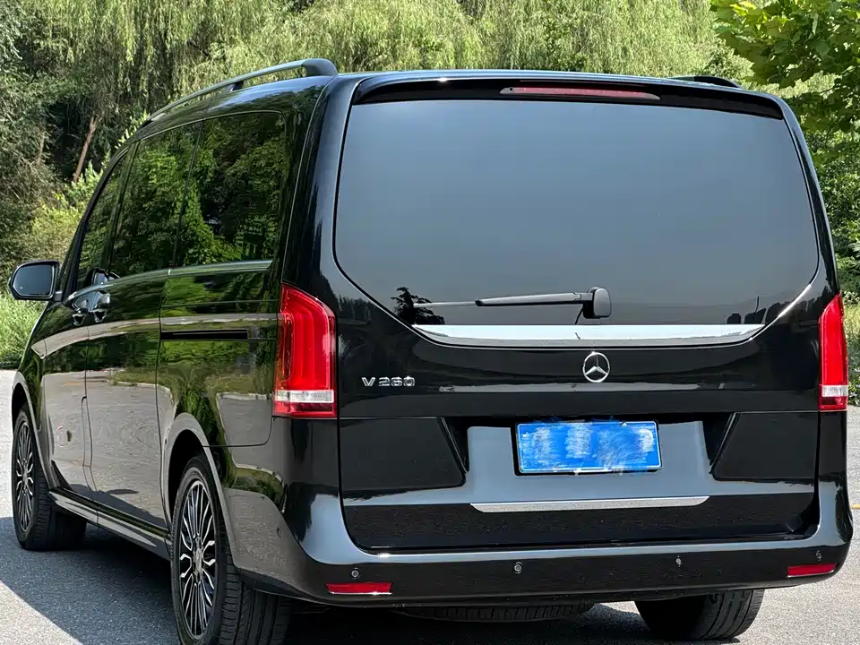 Mercedes-Benz V-class