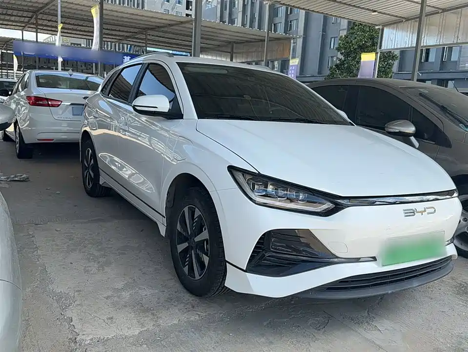BYD e2
