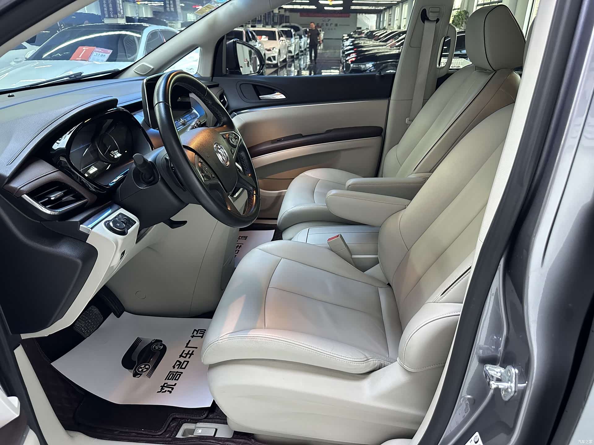 Buick GL8, 2021 4