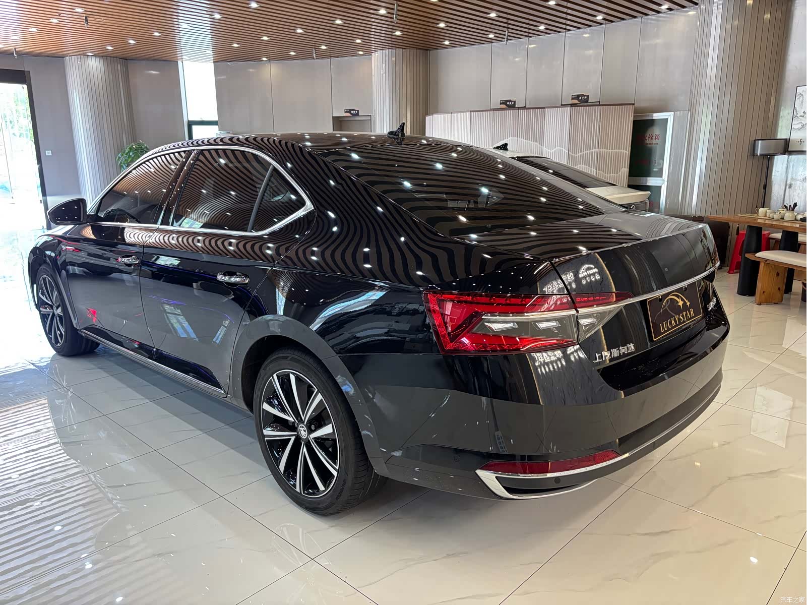 Skoda Superb, 2025 3