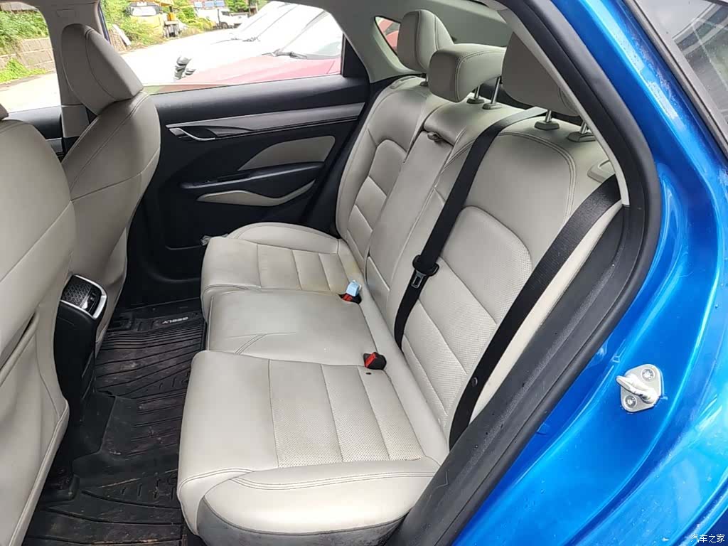 Geely Binray, 2019 13