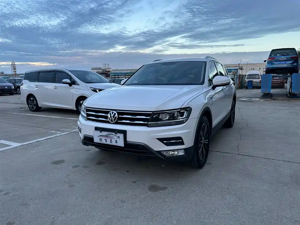 Volkswagen Tiguan L