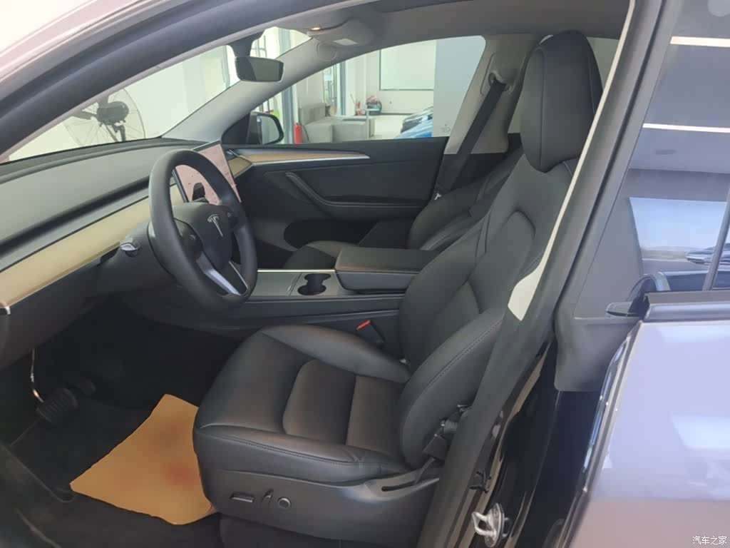 Tesla Model Y, 2022 15