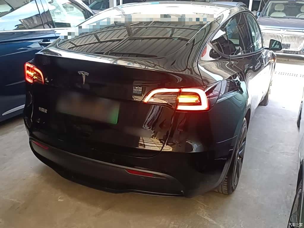 Tesla Model Y, 2023 7