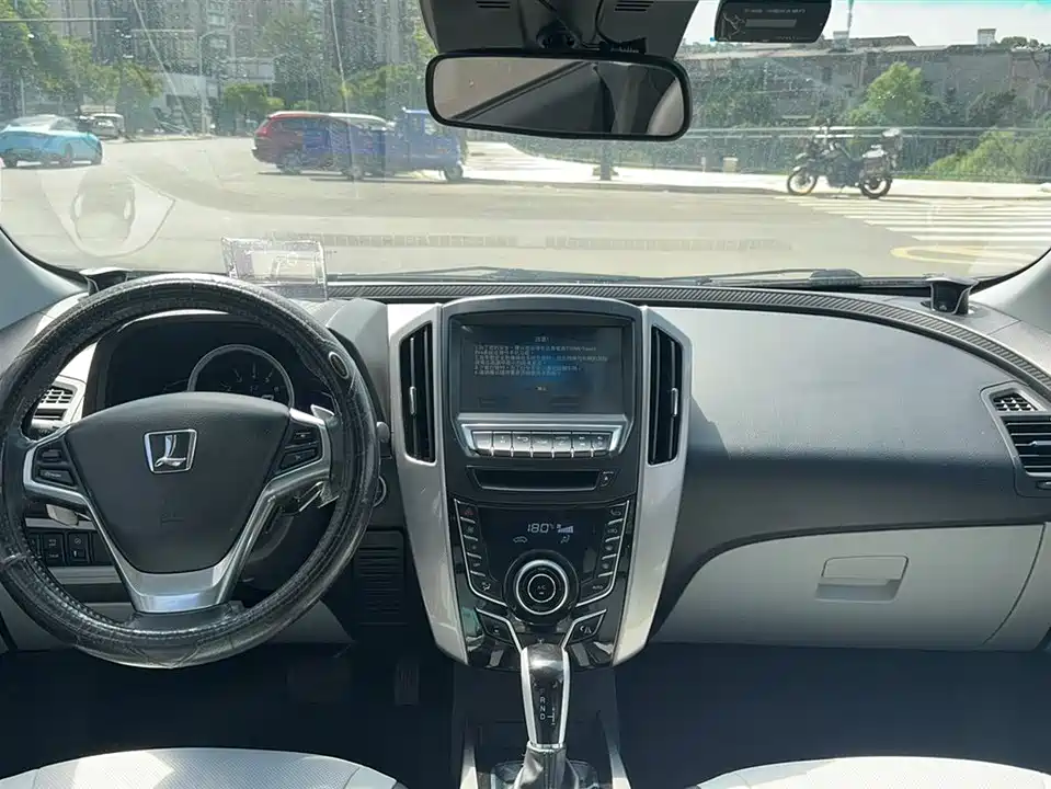 Luxgen Excellent 6 SUV