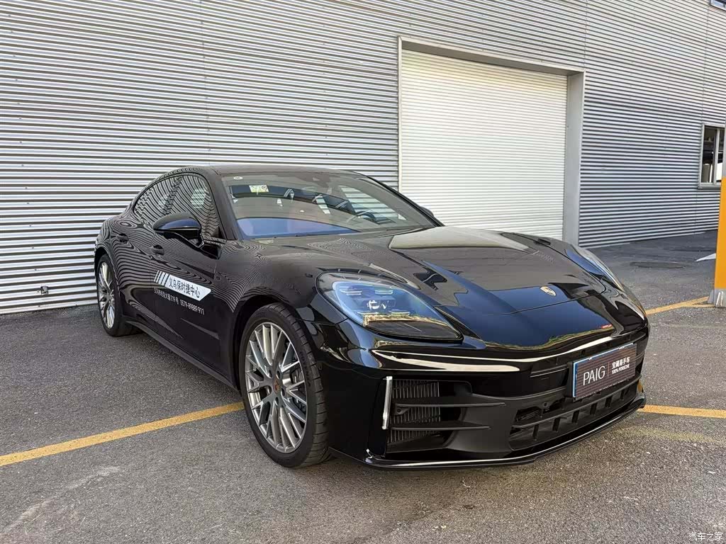 Porsche Panamera, 2025 2