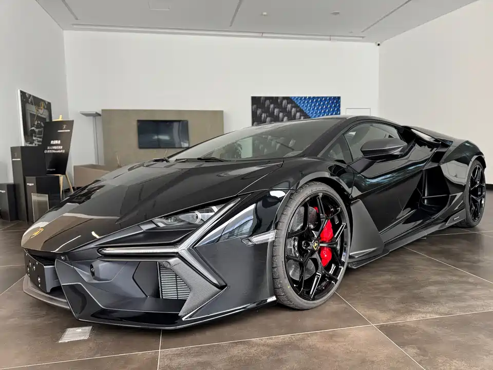 Lamborghini Revuelto Lamborghini Revuelto