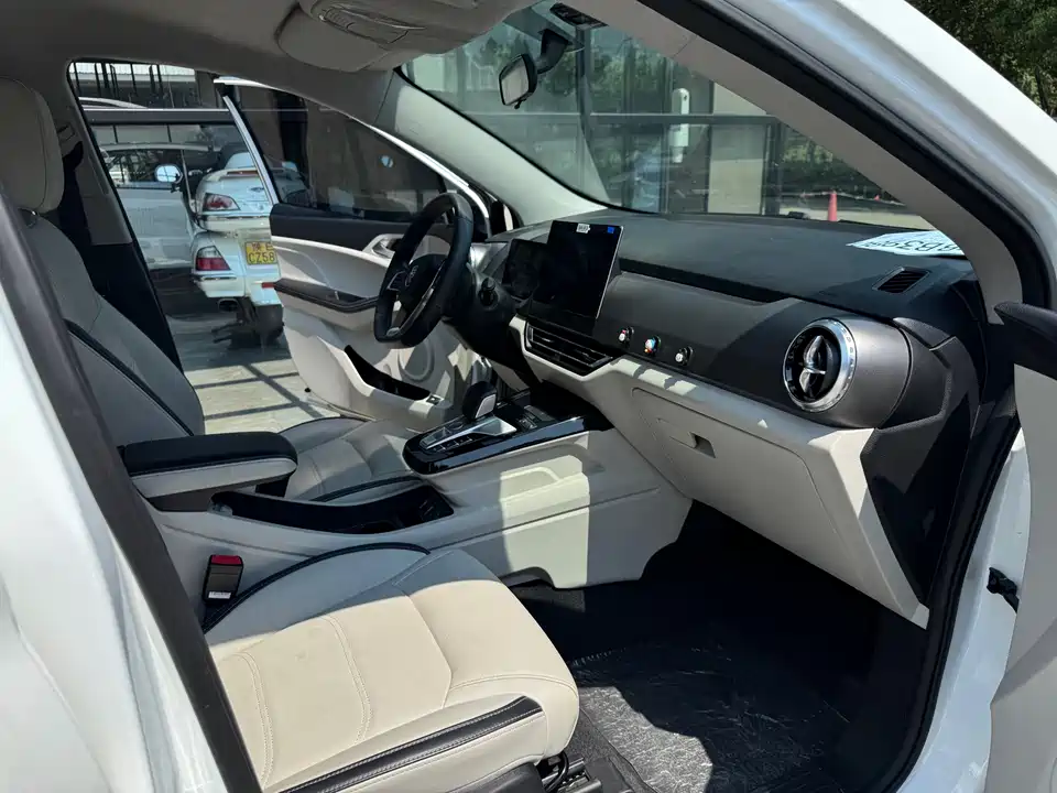 BYD Yuan Pro BYD Yuan Pro
