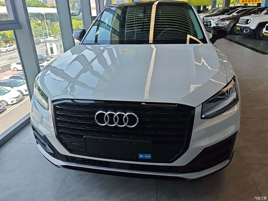 Audi Q2L, 2020 3