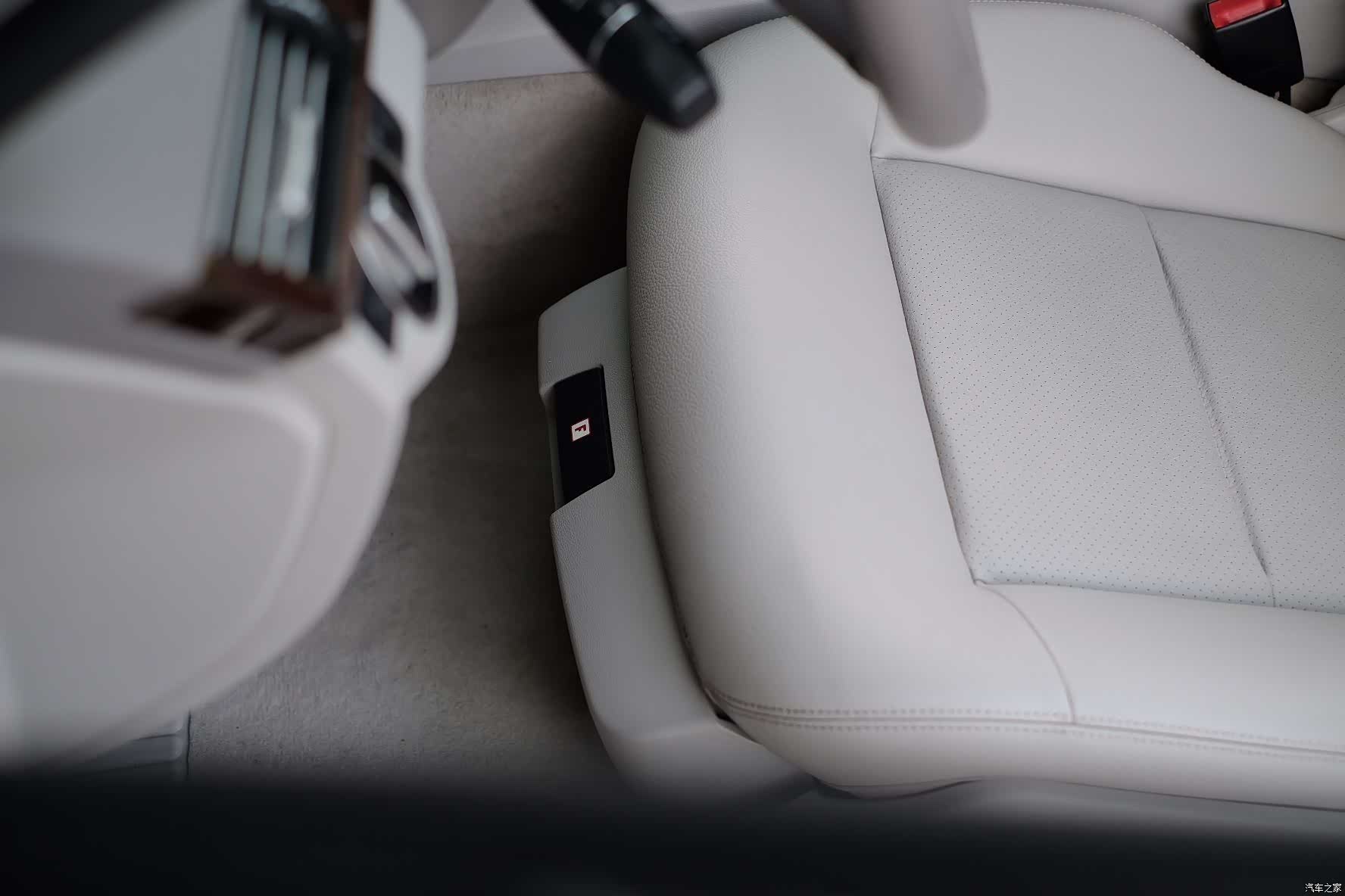 Mercedes-Benz E-Class, 2012 43