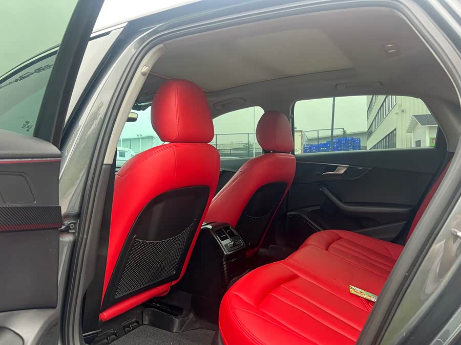 Audi A4L 2019, фото 6
