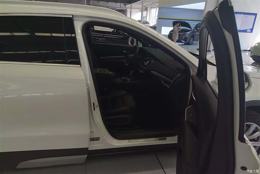 Cadillac XT4, 2019 8