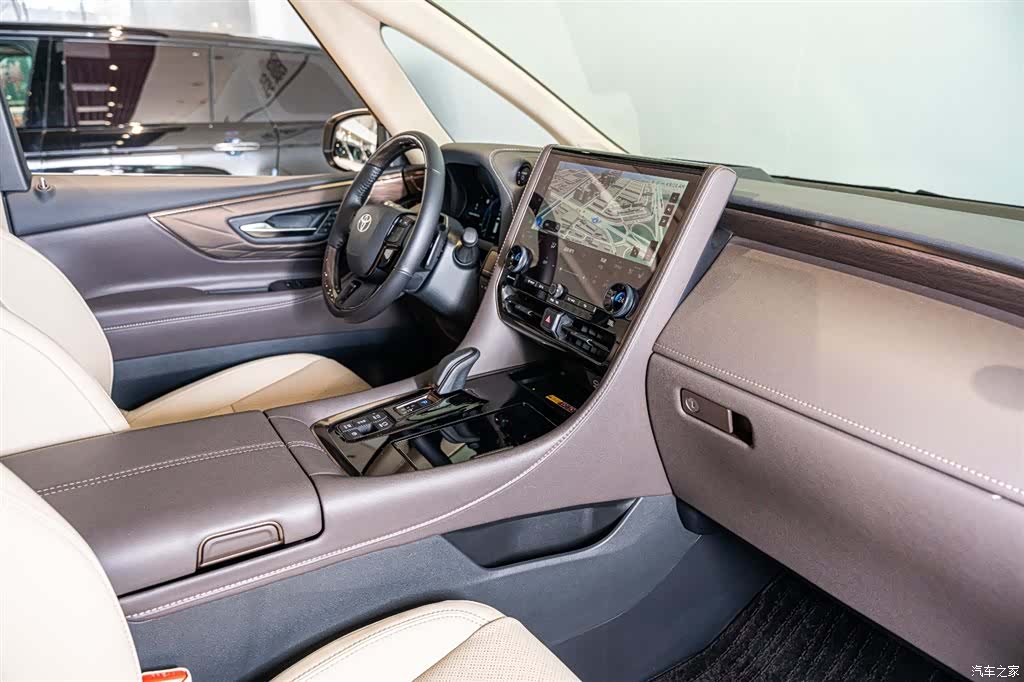 Toyota Alphard, 2024 8