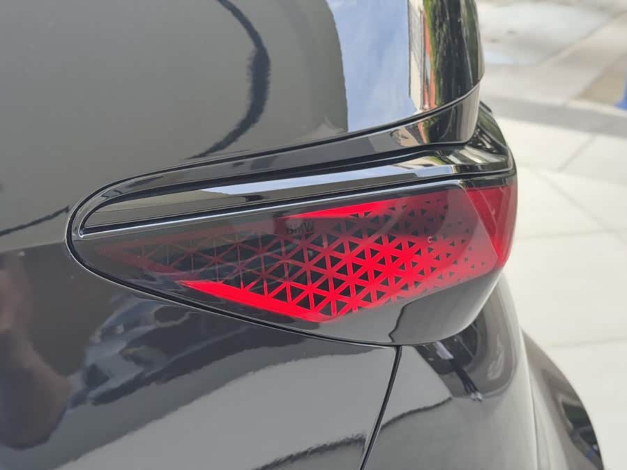 BMW i7 M70L 2025, фото 19
