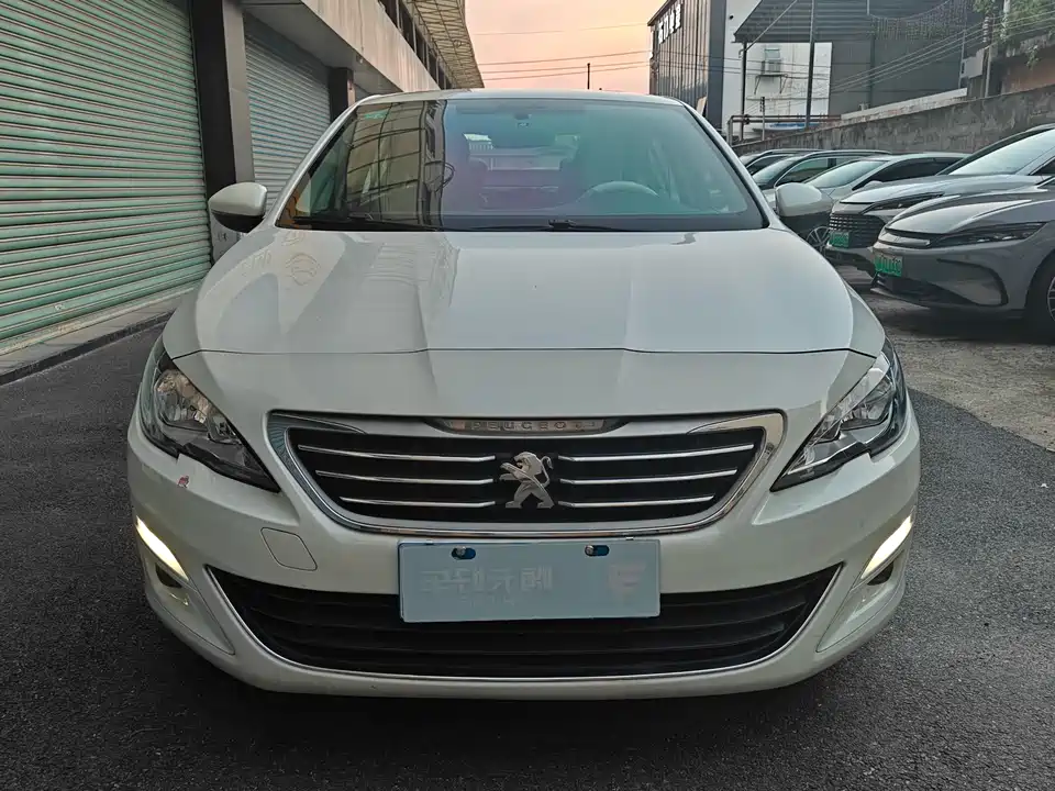 Peugeot 408