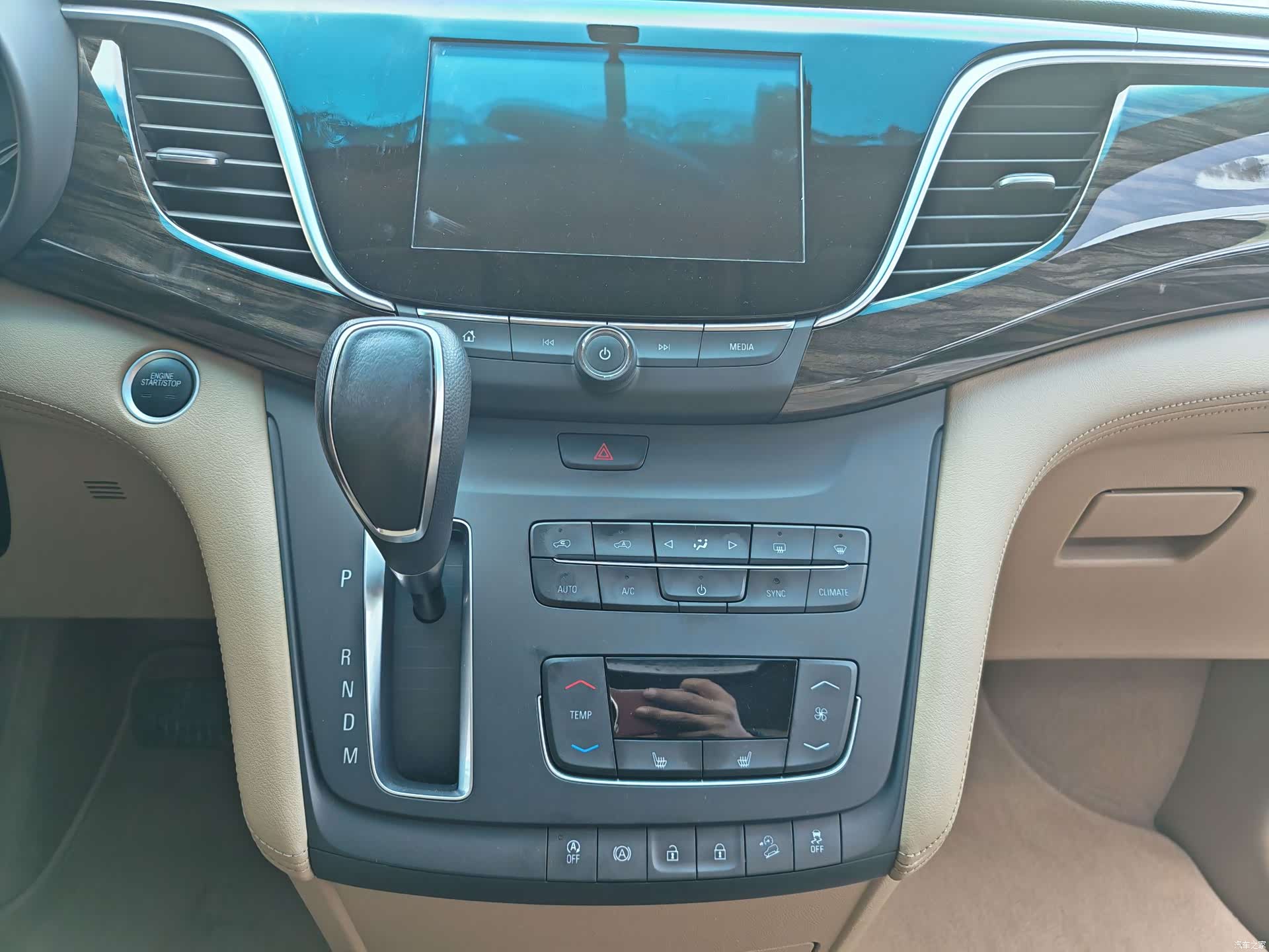 Buick GL8, 2019 18