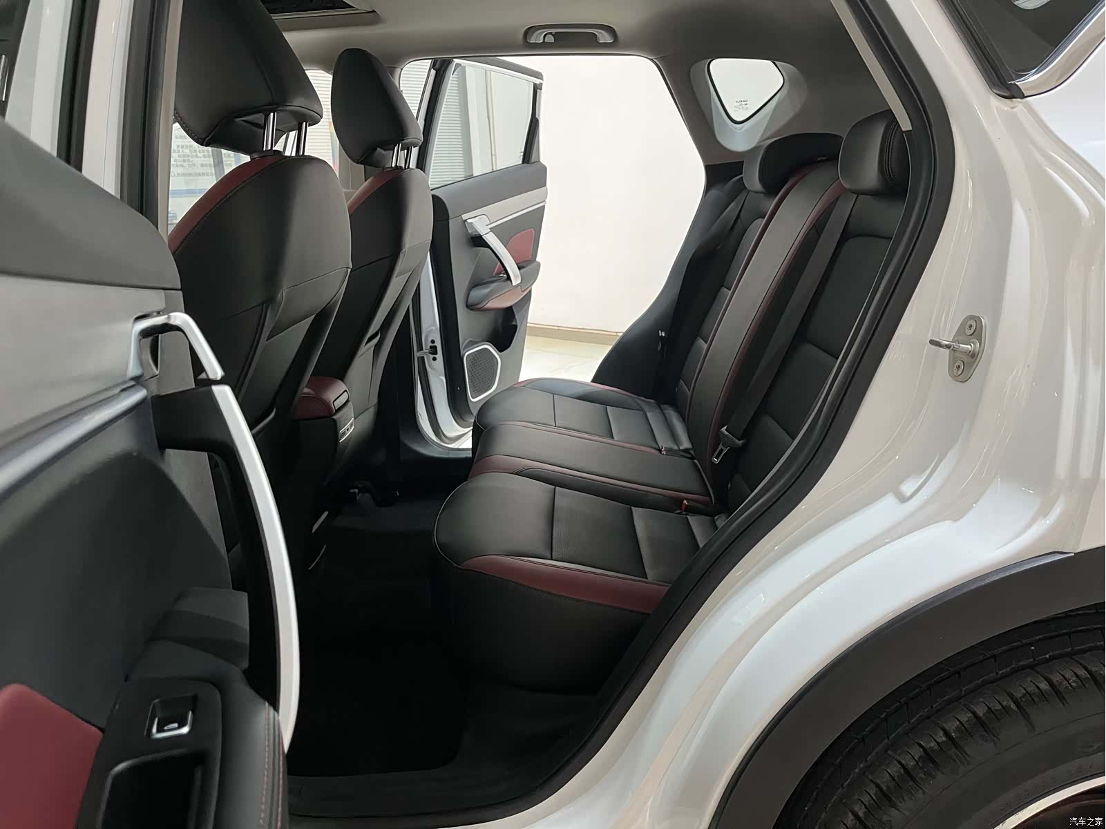 Geely Coolray, 2022 9