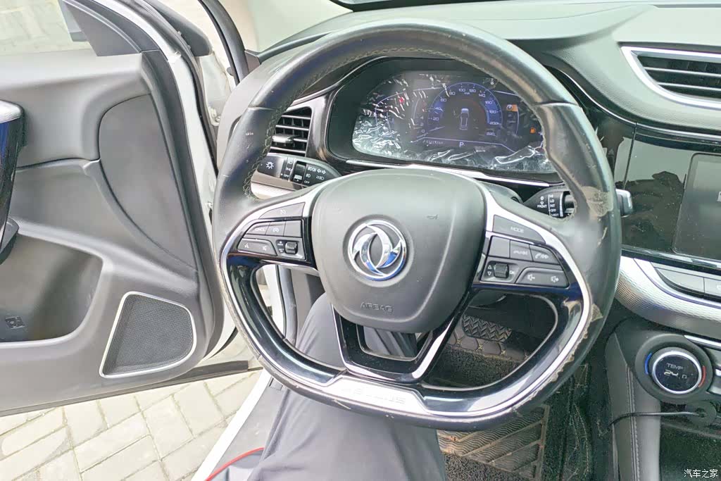 DongFeng AX7, 2019 15