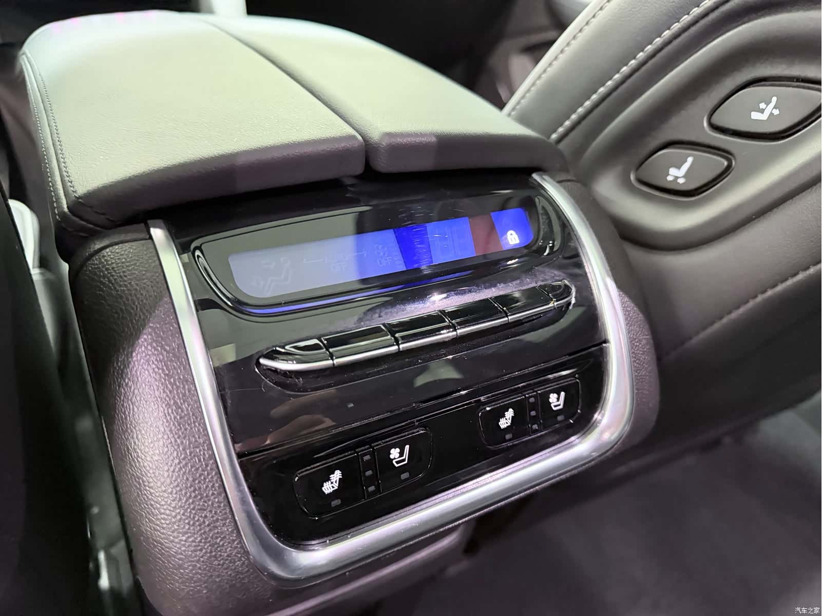 Buick Enclave, 2023 12