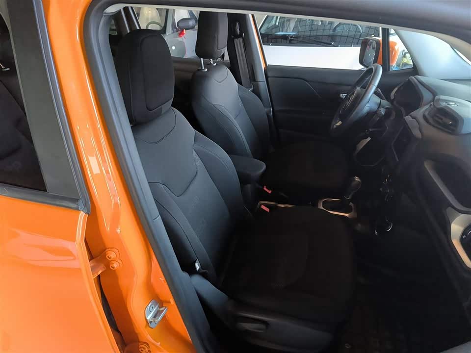 Jeep Freeman