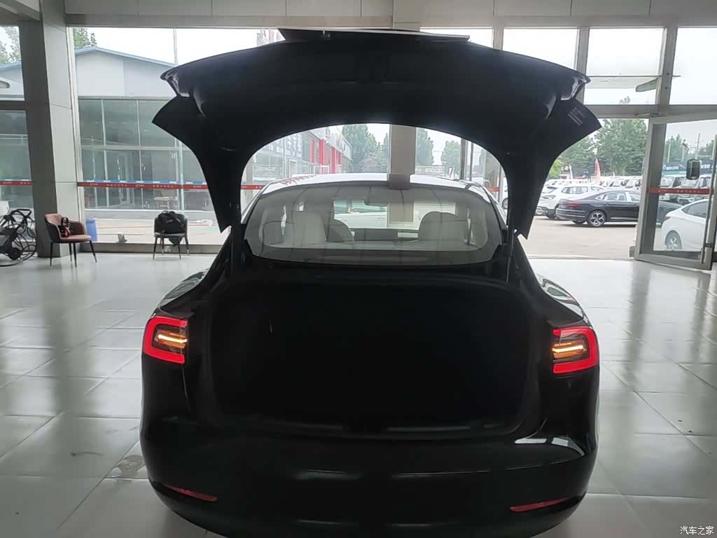 Tesla Model 3, 2022 15