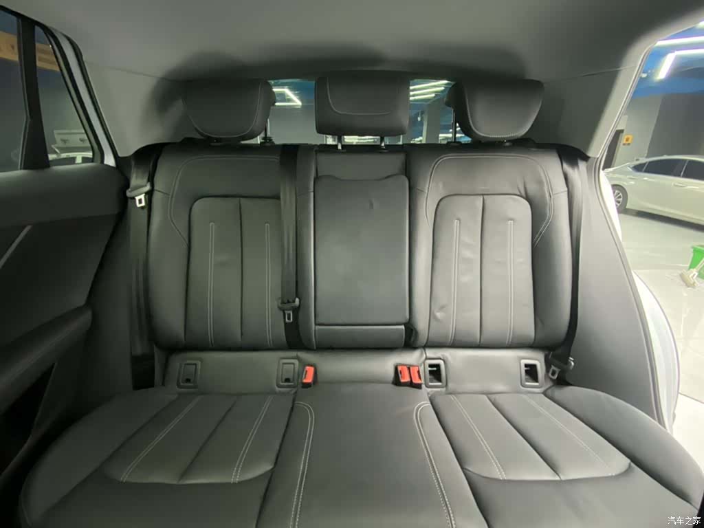 Audi Q2L, 2023 19