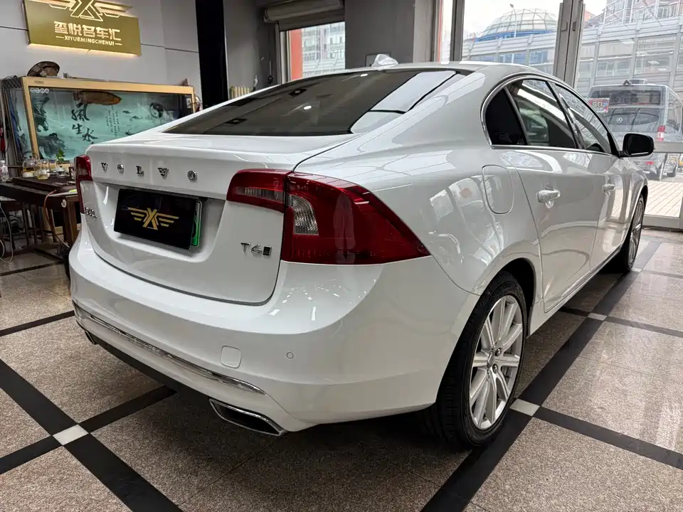 Volvo S60