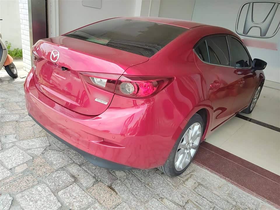 Mazda 3 Angkesaila