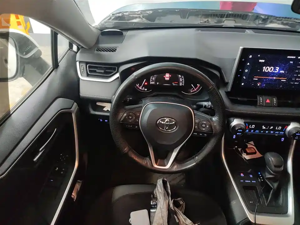 Toyota RAV4 Rongfang