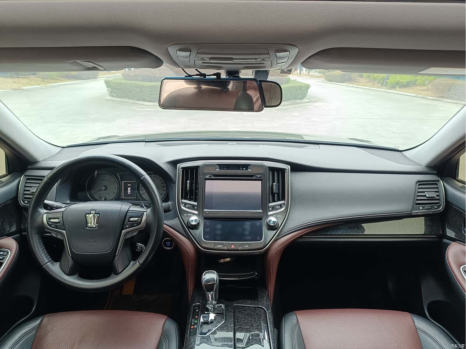 Toyota Crown, 2018 9