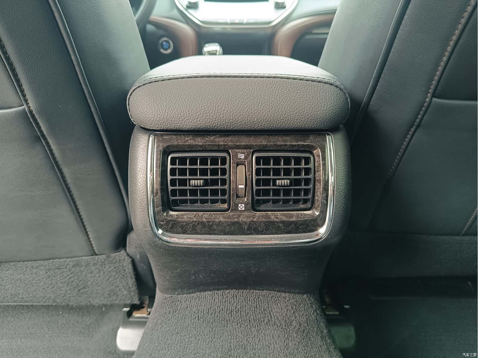 Toyota Crown, 2018 12