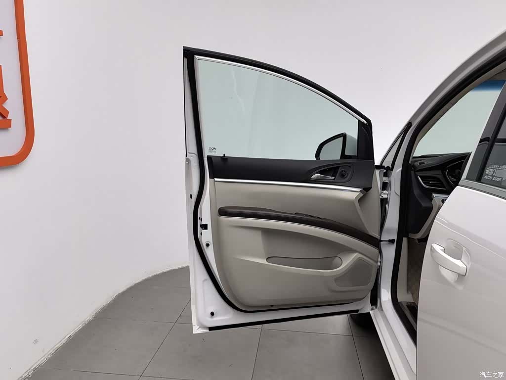 Buick GL8, 2022 8